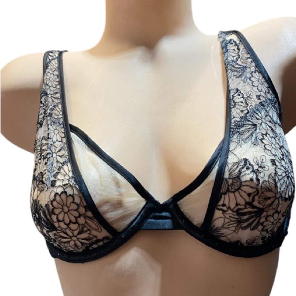 Victoria's Secret Black Floral Lace Bra 36c New with tags